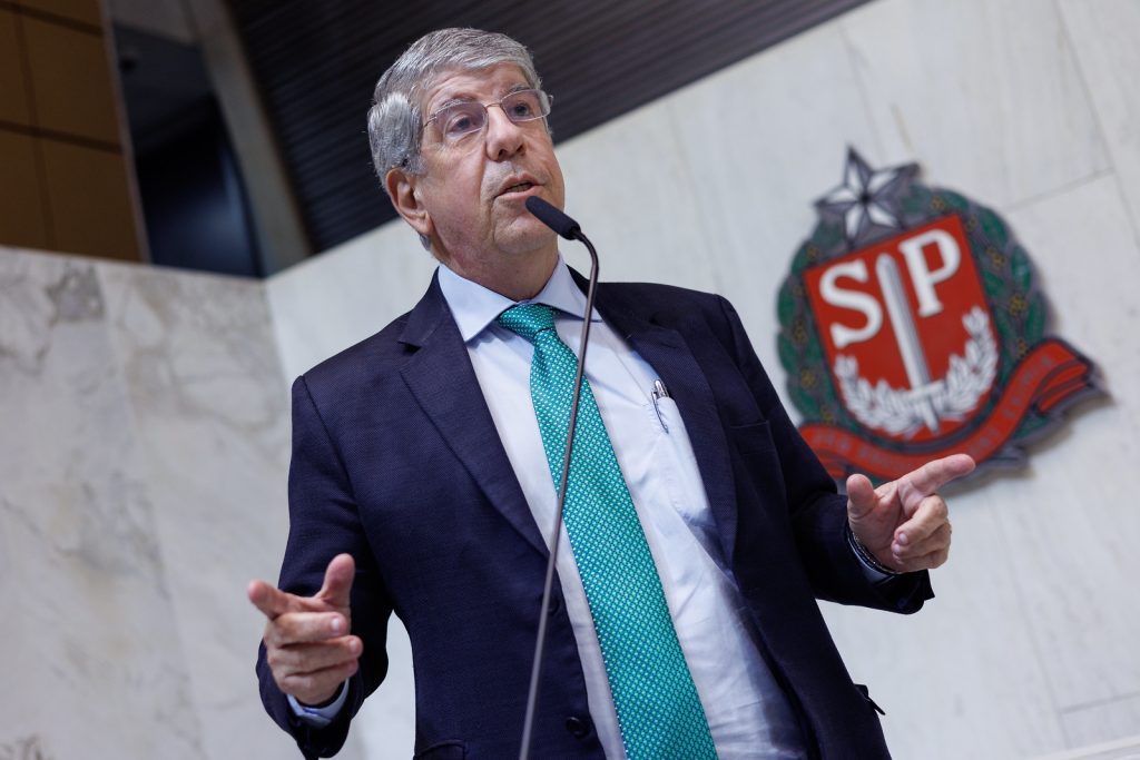 PT vota a favor de reajuste do funcionalismo e faz críticas à política de Tarcísio