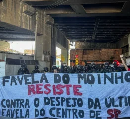 Apesar de notificação da União, governo de SP aumenta efetivo policial e demolições no Moinho