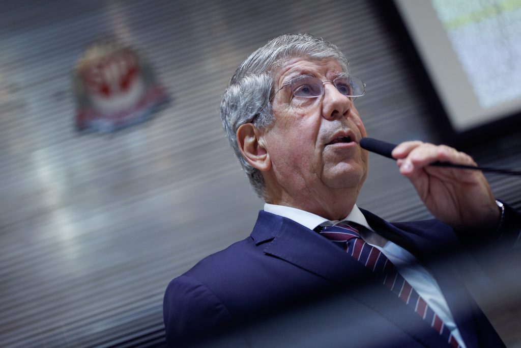 PT CRITICA POSSIBILIDADE DE TERCEIRIZAÇÃO DA INSPEÇÃO E FISCALIZAÇÃO SANITÁRIAS