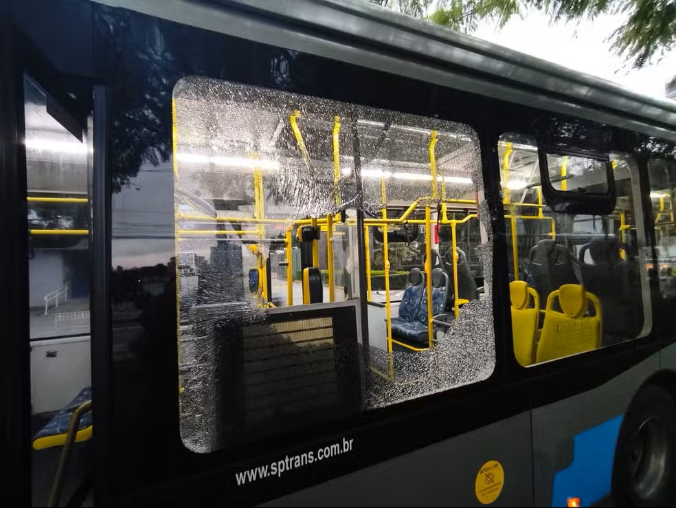 ATAQUES À FROTA DE ÔNIBUS