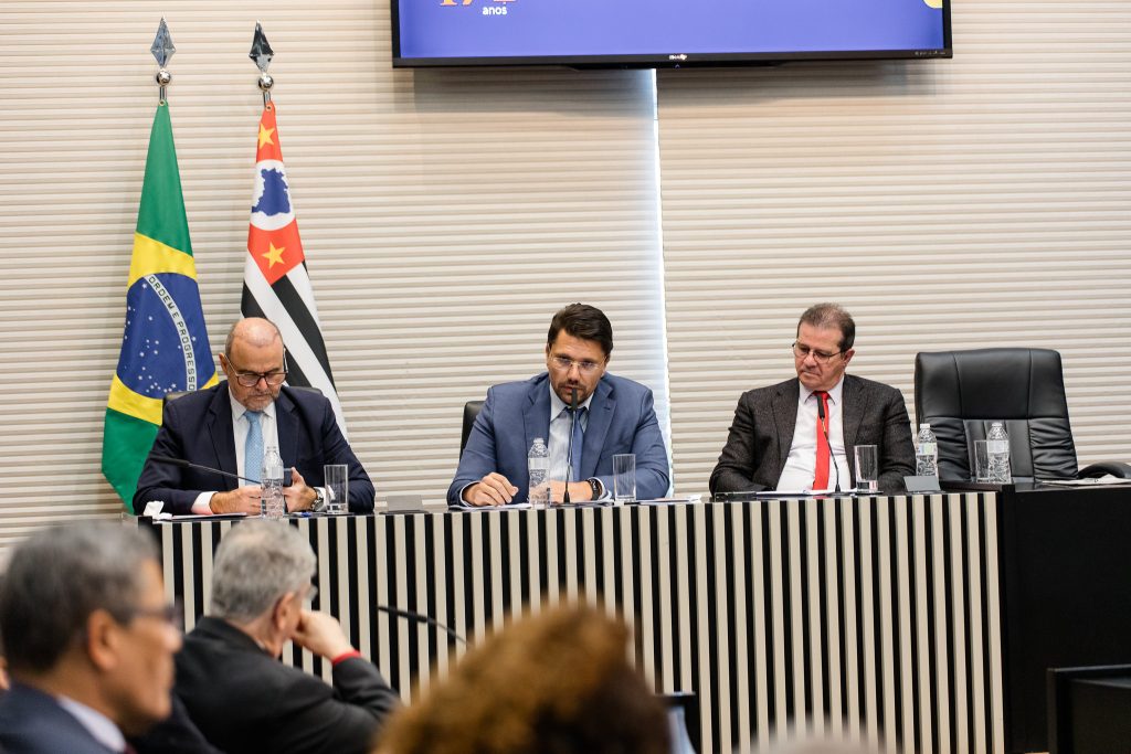 PETISTAS DIZEM A SECRETÁRIO QUE POPULAÇÃO É CONTRA OS PEDÁGIOS DE TARCÍSIO